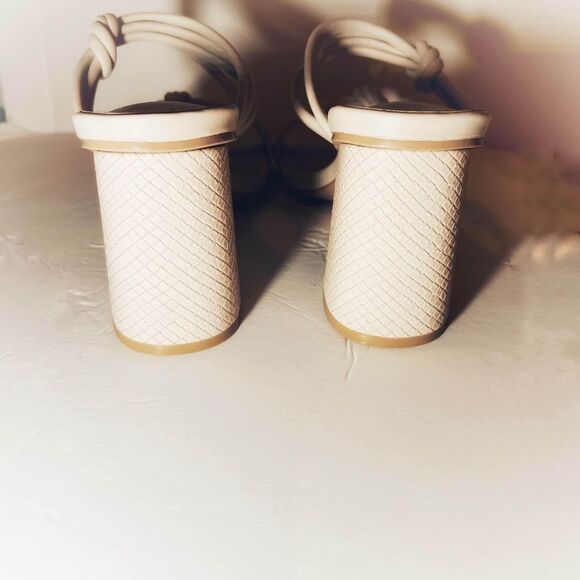 NWOT Cream Colored Slip On Open Square Toe Chunky Heels Size 9 - Picture 4 of 10